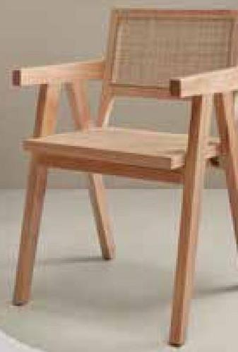 Stoel Maranza Naturel Stoel Maranza heeft een natuurlijke uitstraling. De stoel is gemaakt van 100% rubber hout en rotan en heeft een zithoogte van 46 centimeter. 53x51,5x78 centimeter.