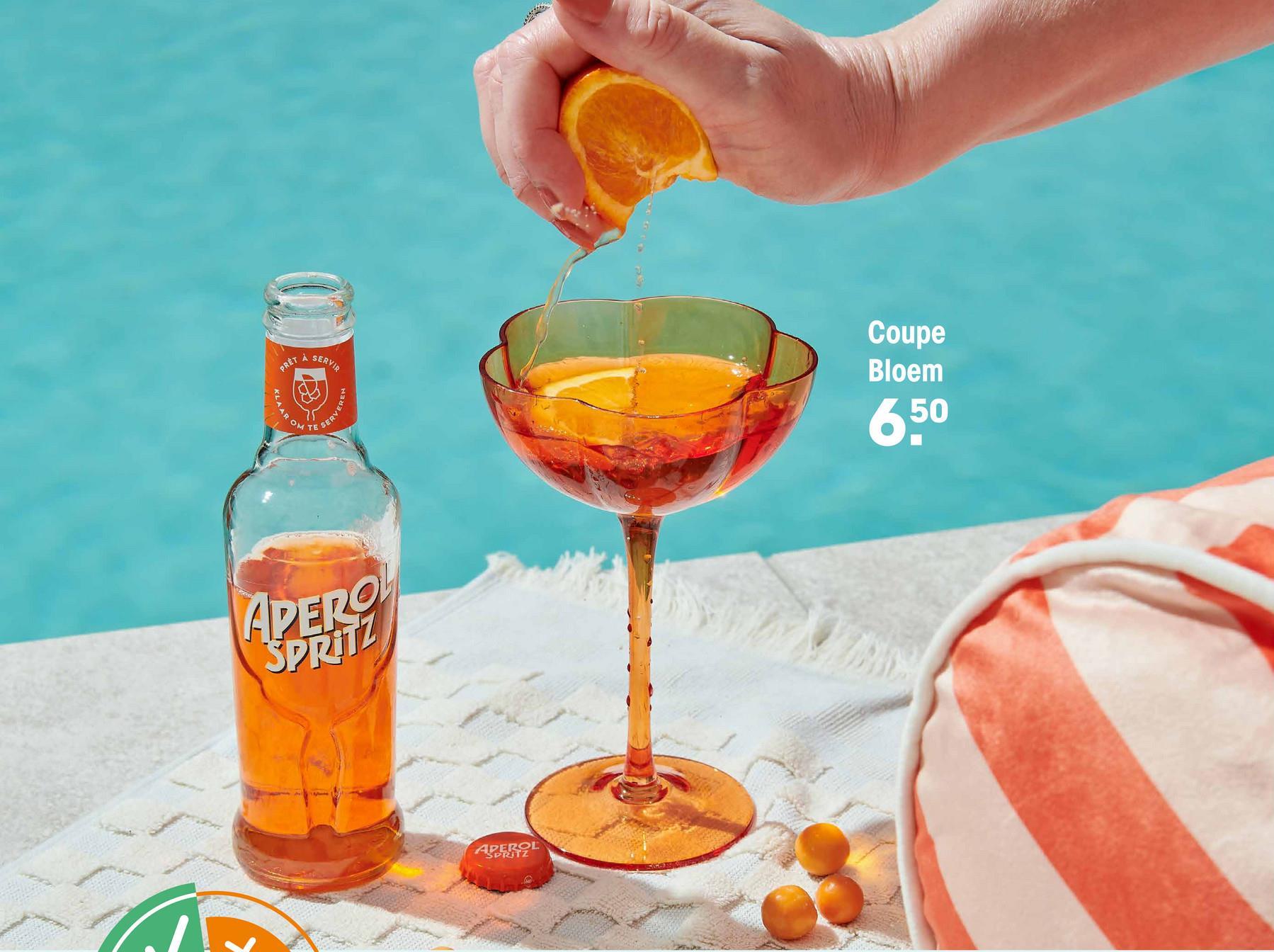 Coupe Bloem Oranje <p>Geniet van je favoriete desserts in stijl met deze trendy oranje kleurige Bloem coupe. Deze glazen coupe heeft een afmeting van 10x10x16 cm. </p> <