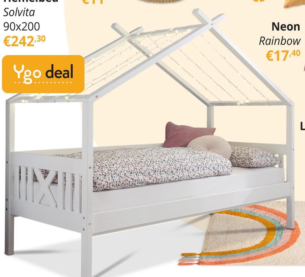 Hemelbed SOLVITA Wit Grenen 90x200 Hemelbed SOLVITA laat onze kleine hartjes al wegdromen. Want hoe graag hadden we zelf niet dit bed gehad! Met zijn mooie tipivormige afwerking kan je heel creatief een prachtige veilige haven voor je kindje maken. Met lichtjes of doeken, alles is mogelijk!&nbsp;Organiseer je vaak logeerpartijtjes? Denk dan zeker ook aan de optionele matraslade die bij dit bed past. Perfect om makkelijk een extra slaapplaatsje bij te toveren!Het bed is exclusief lattenbodem en matras. Bij hemelbed Solvita raden wij lattenbodem ROLL aan, die speciaal voor dit bed werd ontworpen.