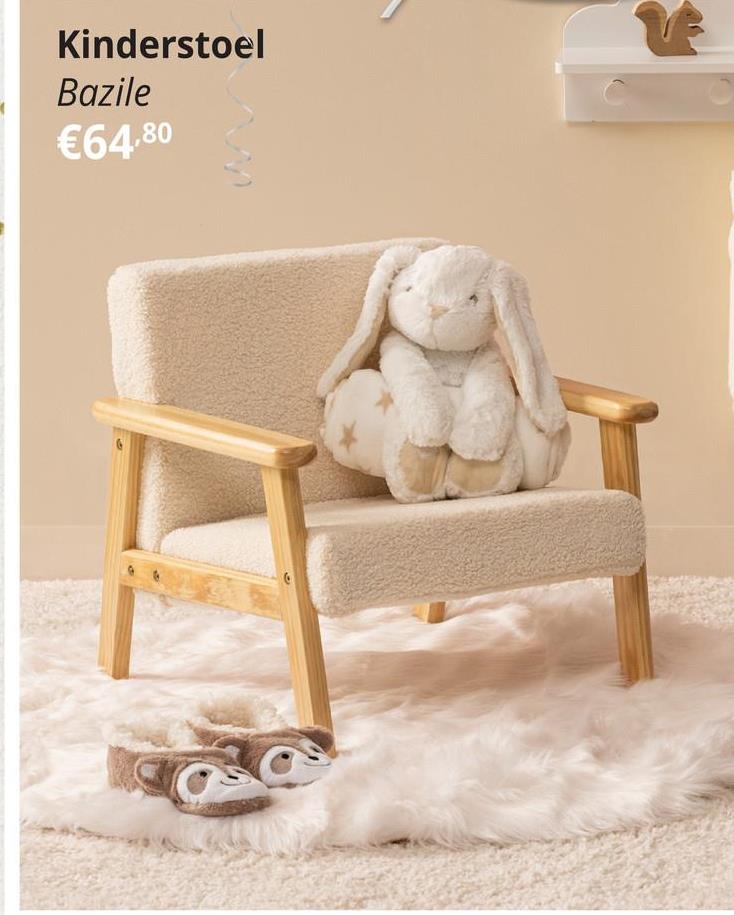 Kinderstoel BAZILE Poly Beige/Hout Nat. De kinderstoel BAZILE, met zijn natuurlijke houten frame en
zachte beige bouclé bekleding, combineert comfort en stijl op een perfecte
manier. Laat je kleintje genieten van maaltijden in luxe en comfort, terwijl
dit prachtige meubelstuk de kinderkamer verrijkt met een vleugje elegantie. Een
must-have voor ouders die kwaliteit en design waarderen!&nbsp;