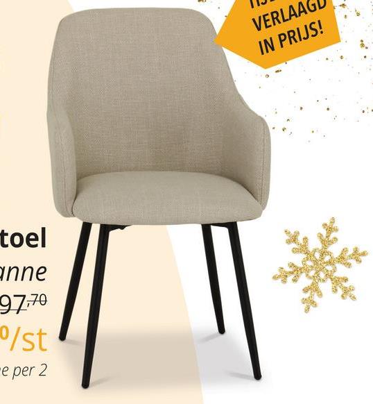 Stoel LANNE Sand De LANNE stoel in de kleur Sand is de ideale combinatie van comfort en stijl. Deze stoel heeft een uitnodigende zitting in een neutrale zandtint, perfect om je interieur een warme en moderne uitstraling te geven. Het materiaal van de zitting voelt zacht aan en zorgt voor een ontspannen zitervaring, terwijl de zwarte poten een strak contrast vormen en een stoere, eigentijdse touch toevoegen.Lanne heeft een tijdloos ontwerp dat naadloos past in verschillende interieurstijlen. De licht gebogen rugleuning en armleuningen bieden net dat beetje extra steun, zodat je comfortabel kunt zitten. De minimalistische, maar stevige metalen poten zorgen voor een stabiele basis en geven de stoel een luchtig, elegant silhouet.