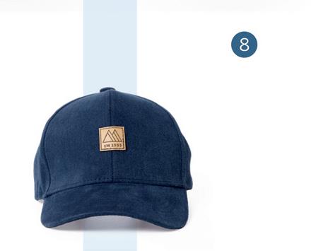 Marineblauwe pet met badge - Maat 54 - Jongens Deze navyblauwe pet voor jongens is de perfecte mix van sportief en stijlvol. Het minimalistische design met subtiel logo geeft een tijdloze look, terwijl de verstelbare band zorgt voor een comfortabele pasvorm. Ideaal voor casual dagen of als finishing touch voor je outdoor outfit.
<br><br>
Samenstelling: 100% katoen.