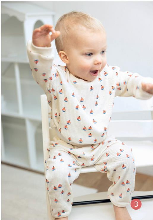 2-delige set: trui + broek - Maat 56 - Baby's Deze ecru set met wafelstructuur is zowel stijlvol als comfortabel! De trui en broek hebben beide een leuke zeilbootjesprint, die zorgt voor een speelse, maritieme uitstraling. De zachte stof biedt veel comfort en vrijheid om te bewegen, ideaal voor actieve kleintjes. <br><br> Samenstelling: 65% polyester + 35% katoen