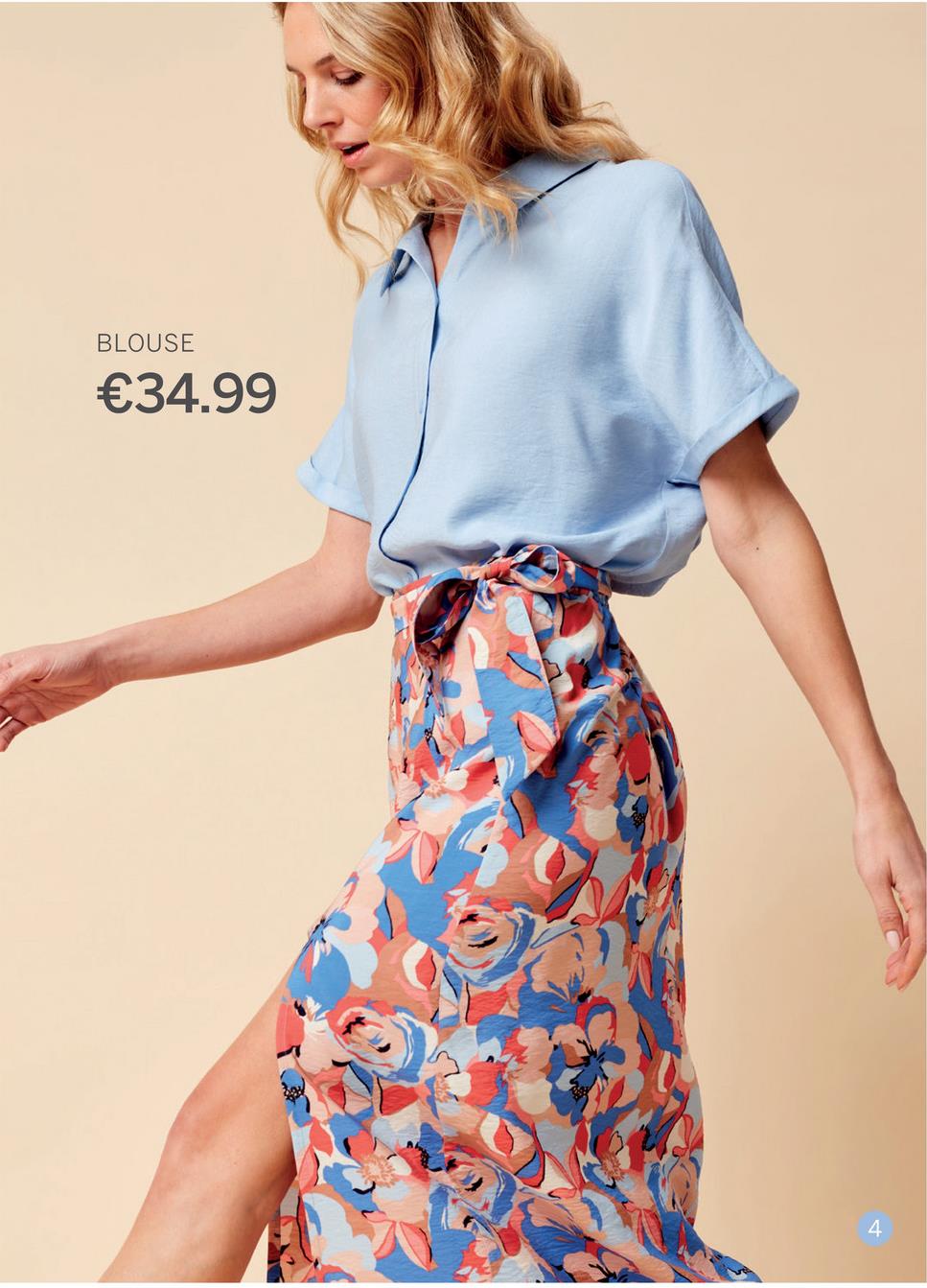 Lichtblauw doorknoop blouse - Maat 34 - Dames Deze luchtige blouse in een zachte blauwtint voor dames is een echte must-have! De klassieke kraag en korte mouwen met omslag geven een casual-chique look. Dankzij de losse pasvorm beweeg je moeiteloos door de dag. Ideaal voor een relaxte brunch of een zonnige citytrip. 
<br><br>
Samenstelling: 85% viscose + 15% polyamide. <br>
Het model meet 1,73 m en draagt maat 38.